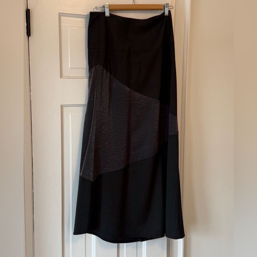 Gorgeous vintage midi skirt with pinstripes and detailing